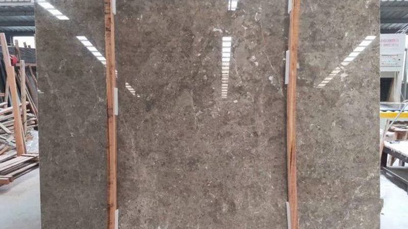 鱼肚白石材辐射问题：卧室装修的安心之选**